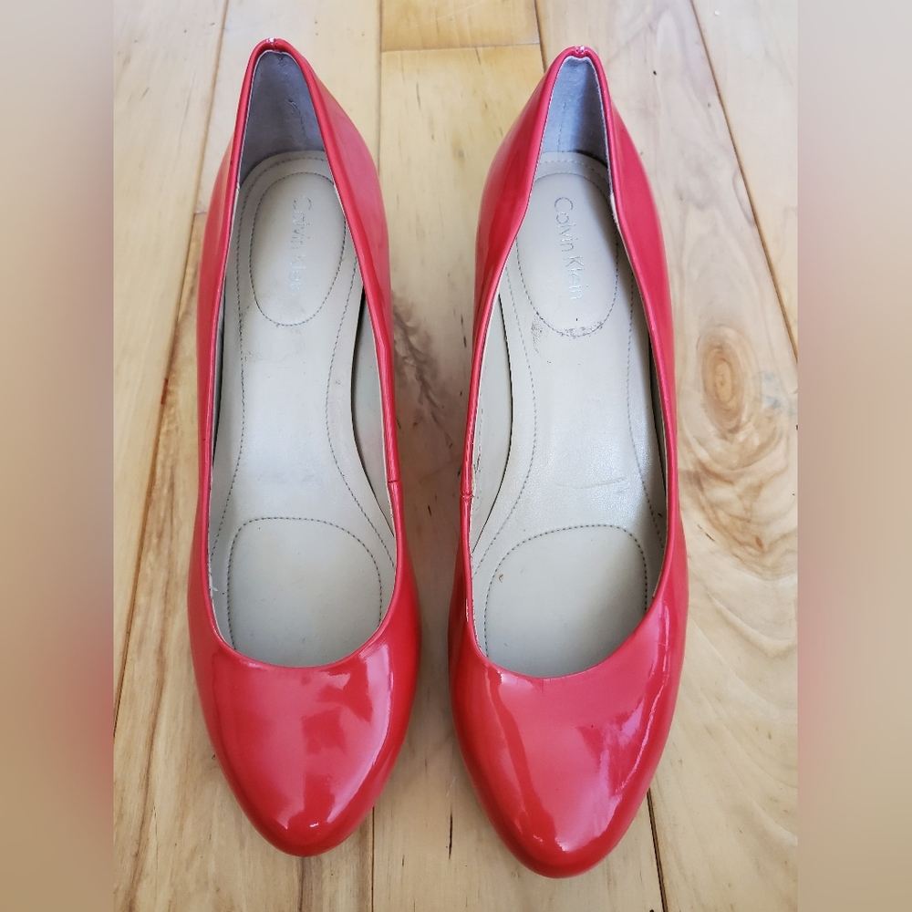 Calvin Klein Women's Coral Wedge Heels Size 7.5